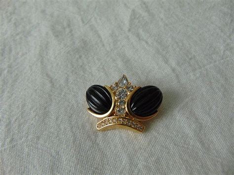 givenchy carbacho pin|GIVENCHY SIGNED VINTAGE PIN CABACHON GENSTONES .